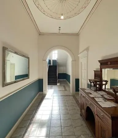 City Gem - Central & Stylish 1 Bed Daire