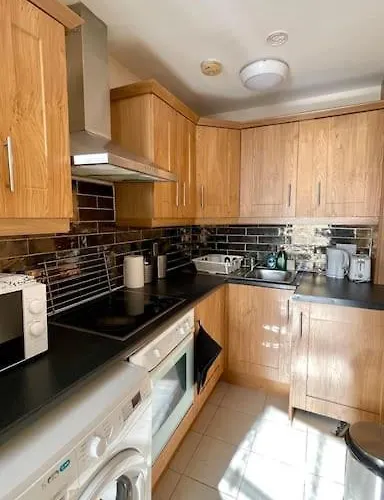 City Gem - Central & Stylish 1 Bed Daire *