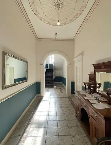 City Gem - Central & Stylish 1 Bed Daire