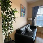 City Gem - Central & Stylish 1 Bed Daire Dublin